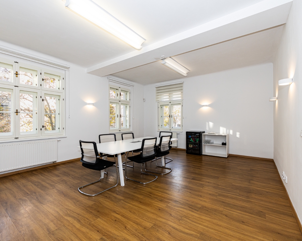 Pronájem kanceláří Na Dolinách